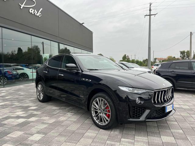 MASERATI LEVANTE V6 Diesel 275 CV AWD Gransport