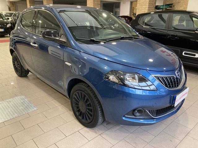 LANCIA YPSILON 1.0 70cv 5 porte Hybrid Silver