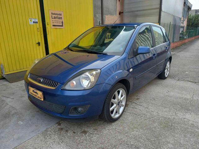 FORD FIESTA 1.2 16V 5p. Ghia   NEOPATENTATI