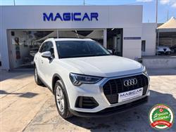 AUDI Q3 35 TDI S tronic Business Advanced