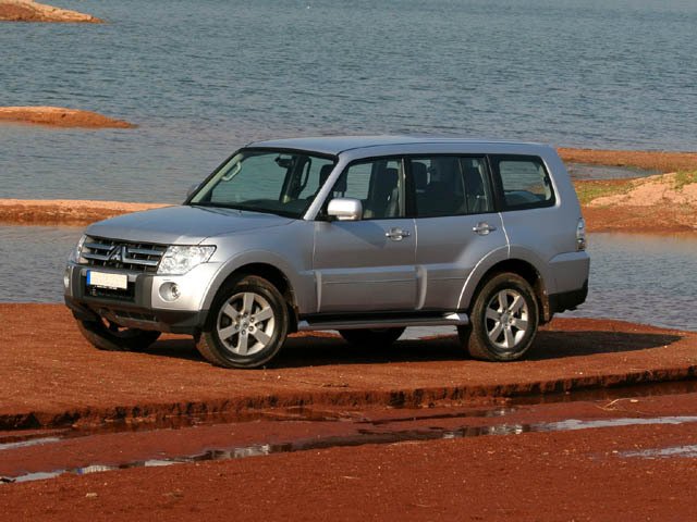 MITSUBISHI PAJERO 3.2 DI-D 16V aut. 5p. Instyle DPF