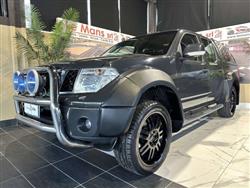 NISSAN Navara d.cab 2.5 dci Sport 174cv **Unico**