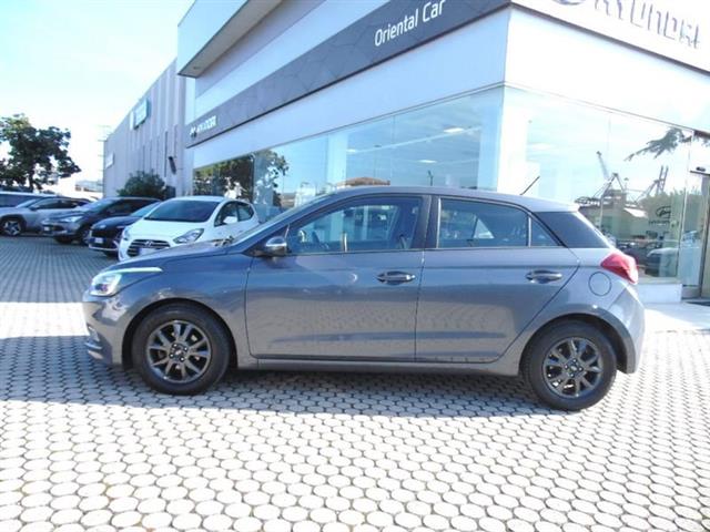 HYUNDAI I20 1.2 84 CV 5 porte Blackline