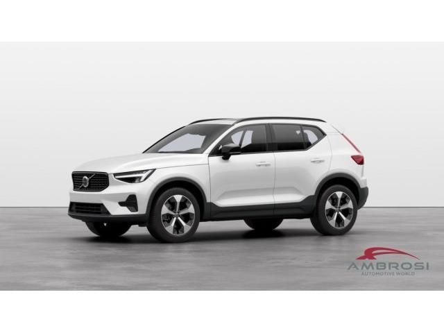 VOLVO XC40 B3 Mild hybrid Benzina Ultra Dark