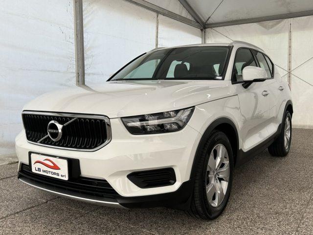 VOLVO XC40 T3 Momentum