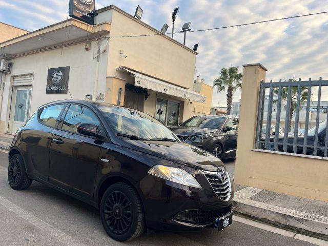 LANCIA YPSILON 1.2 69 CV Elefantino Rosa