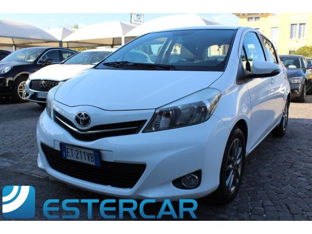 TOYOTA YARIS 1.0 5 porte Lounge NEOPATENTATI