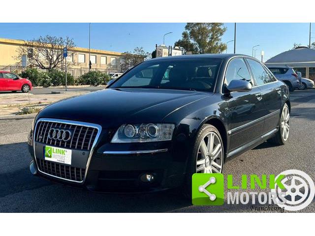 AUDI A8 5.2 V10 quattro tiptronic