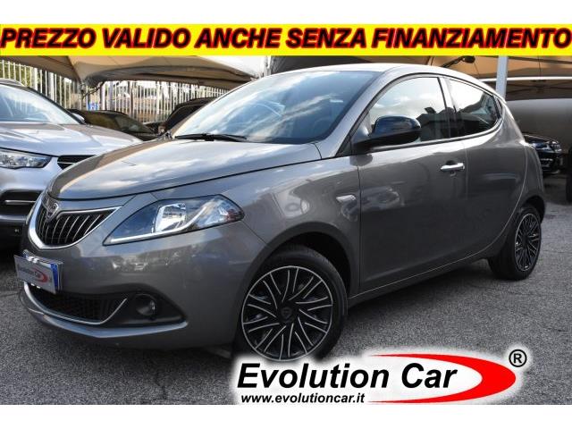 LANCIA YPSILON 1.0 FireFly 5 p. S&S Hybrid Gold **5 POSTI**