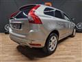 VOLVO XC60 D4 AWD Geartronic R-design Momentum