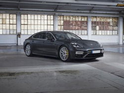 PORSCHE Panamera 3.0 S