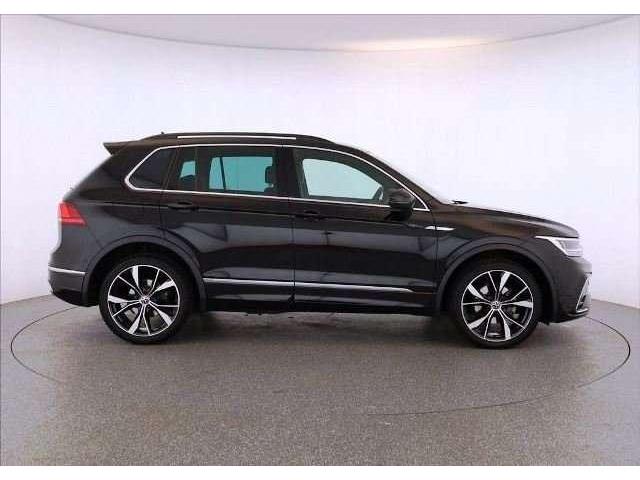 VOLKSWAGEN Tiguan 2.0 tdi R-Line 150cv dsg 20P / PANO